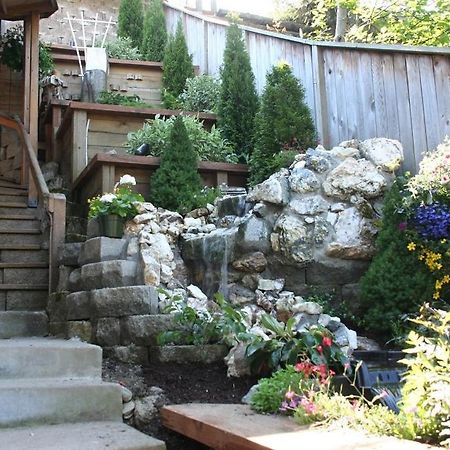 Beachside Villa Luxury Suites And Vacation Rentals Джуно Экстерьер фото